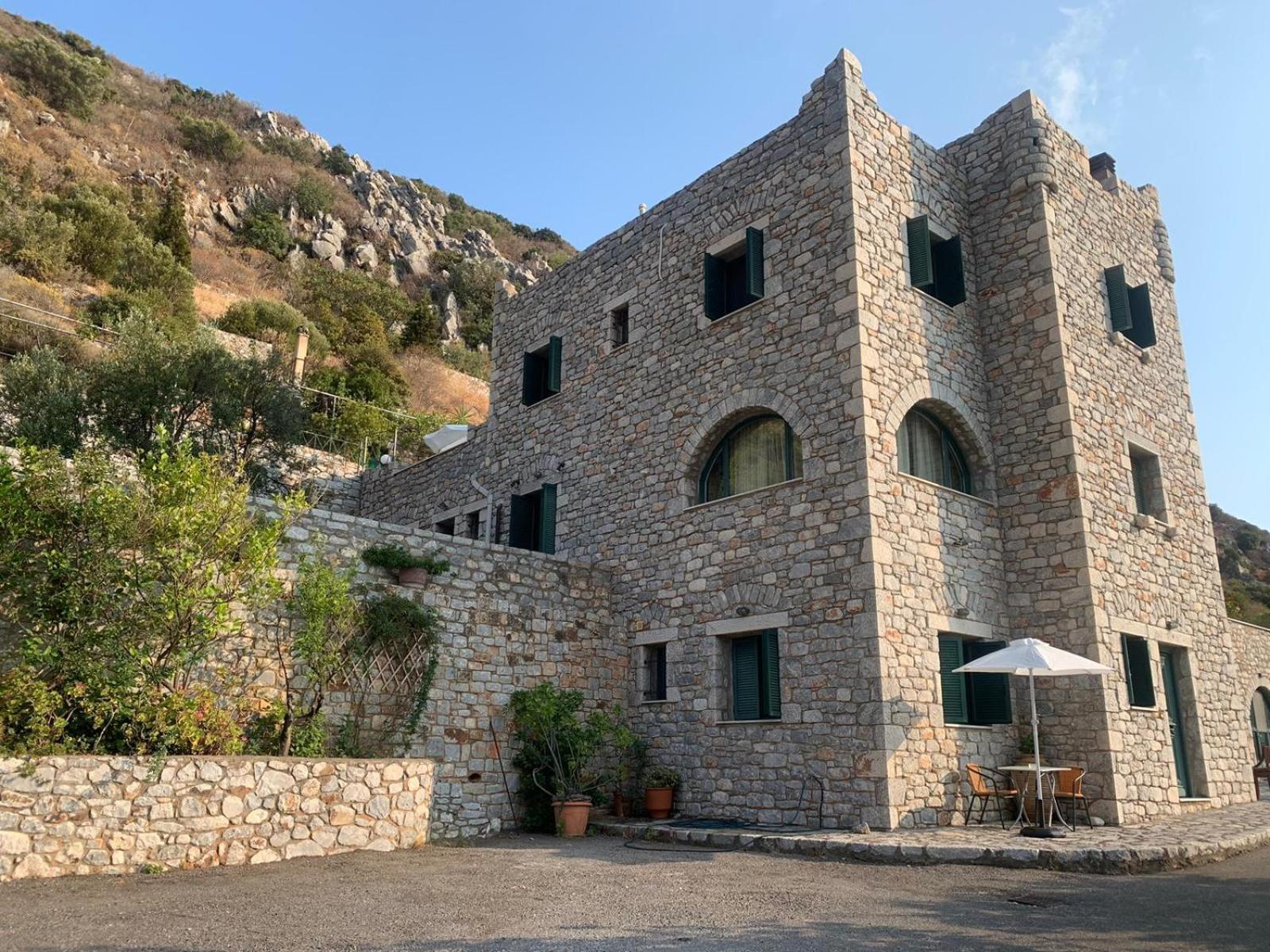 Vatoulia House Aparthotel Néon Oítilon Exteriör bild