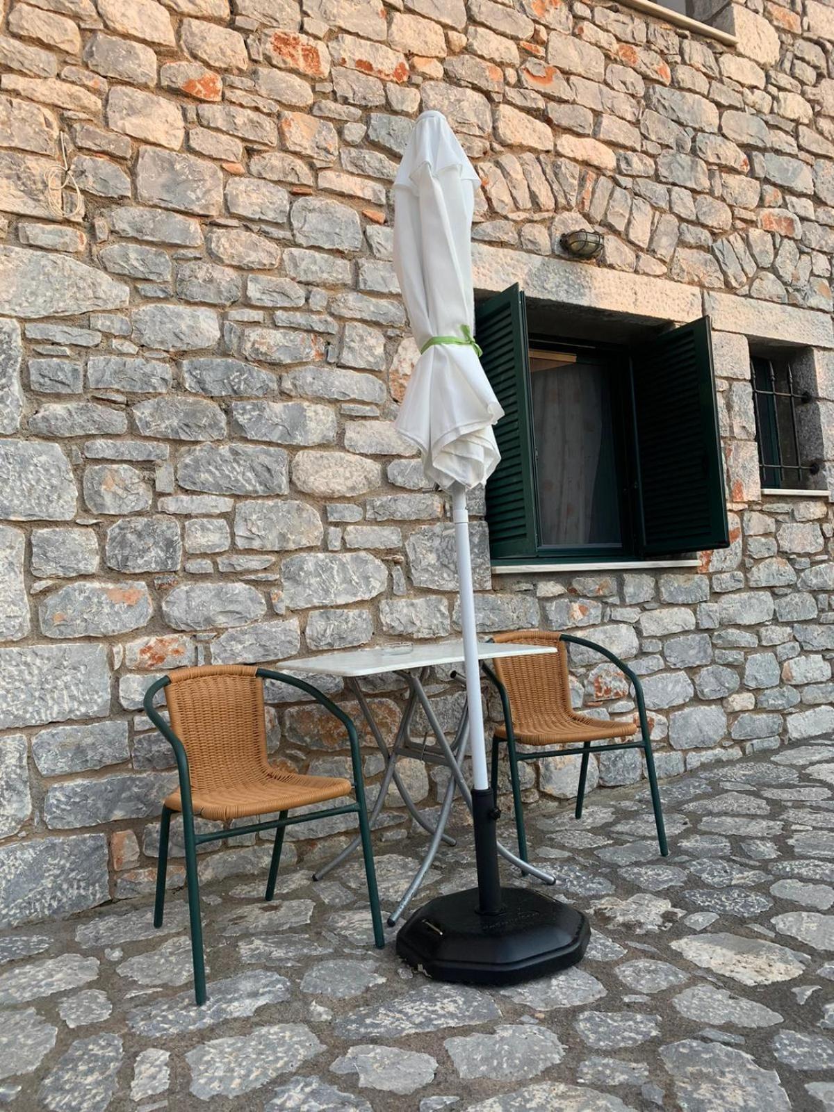 Vatoulia House Aparthotel Néon Oítilon Exteriör bild