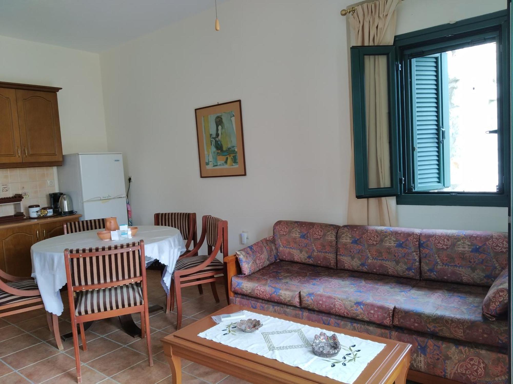 Vatoulia House Aparthotel Néon Oítilon Exteriör bild