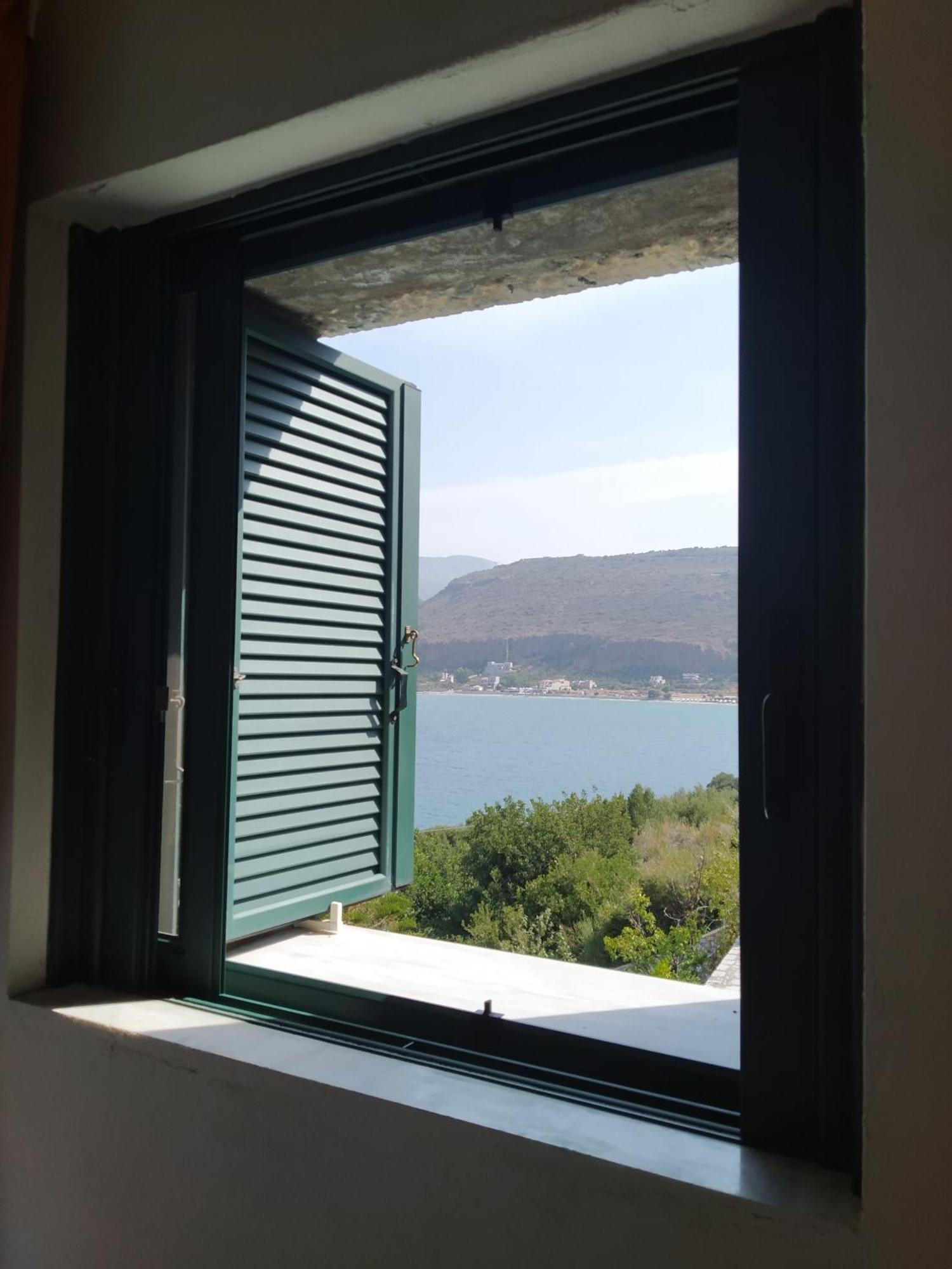 Vatoulia House Aparthotel Néon Oítilon Exteriör bild
