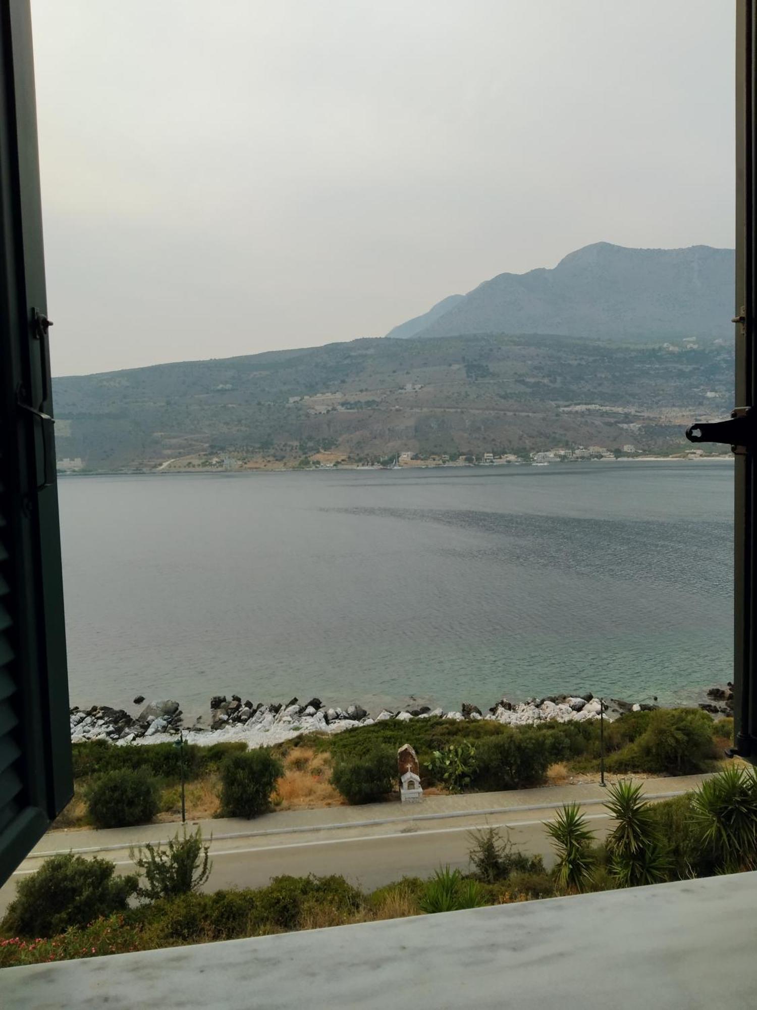 Vatoulia House Aparthotel Néon Oítilon Exteriör bild